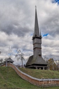 Iglesia de los Santos Arcángeles de Șurdești